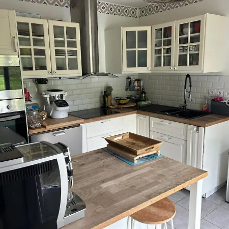 펜션 Modern, Comfortable, And Elegant House